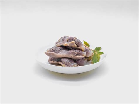  Salted Duck Gizzards – Makuja Täynnä Kylmään ja Suuriin Särkyneisiin Paloihin